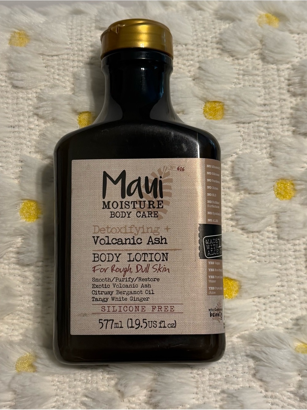 Maui Moisture Detoxifying Volcanic Ash Body Lotion - Black with Gold Cap